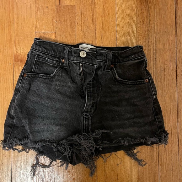 Abercrombie Ultra High Rise Short (Black, Size 0) - Picture 1 of 3